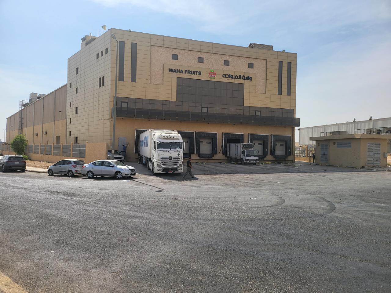 Waha Fruits Loading Docks
